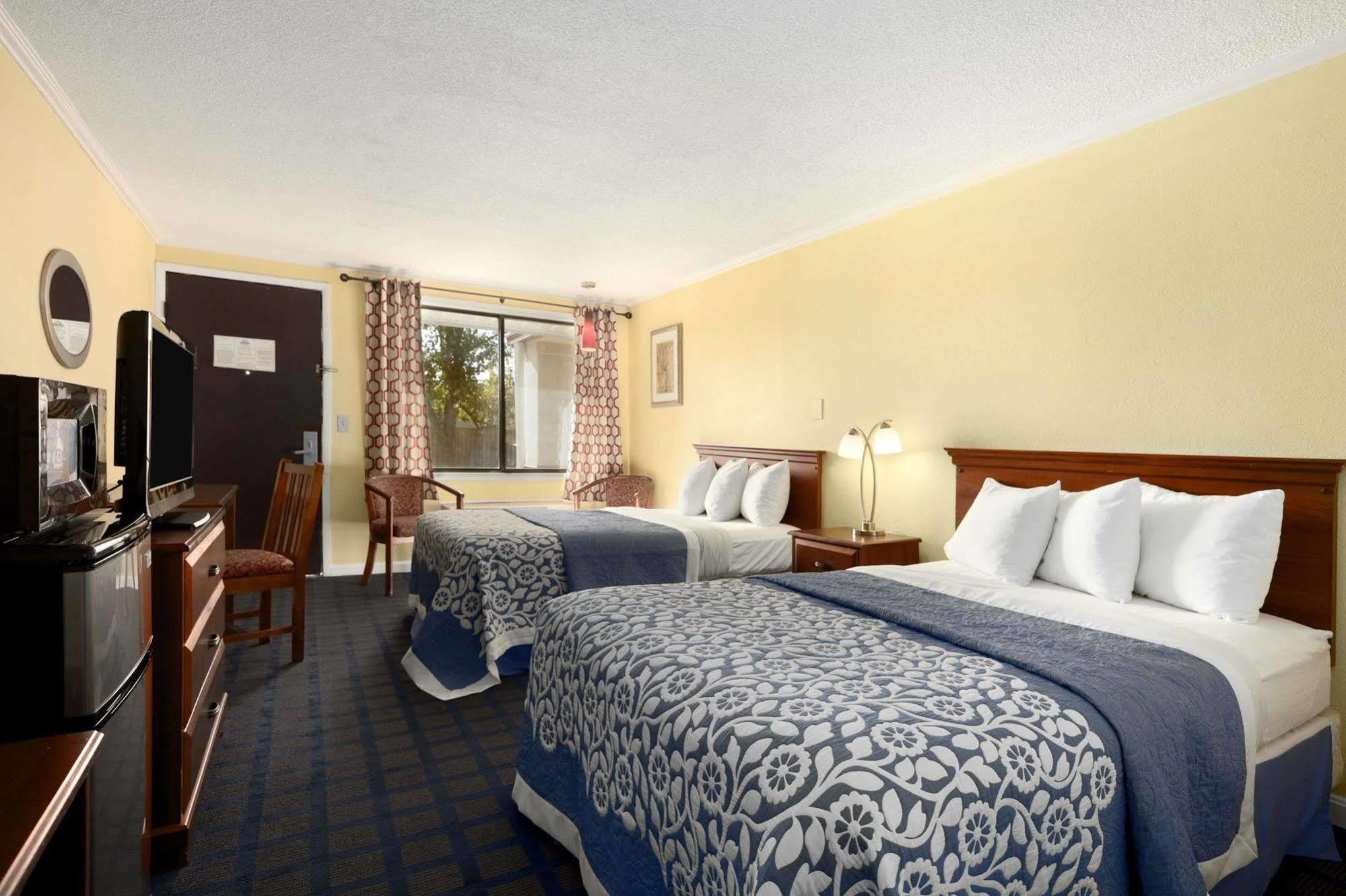 Days Inn By Wyndham Bowling Green Exteriör bild